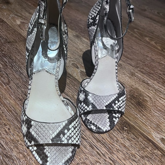 MICHAEL kors heel animal print ankle strap size 6 - Picture 5 of 6